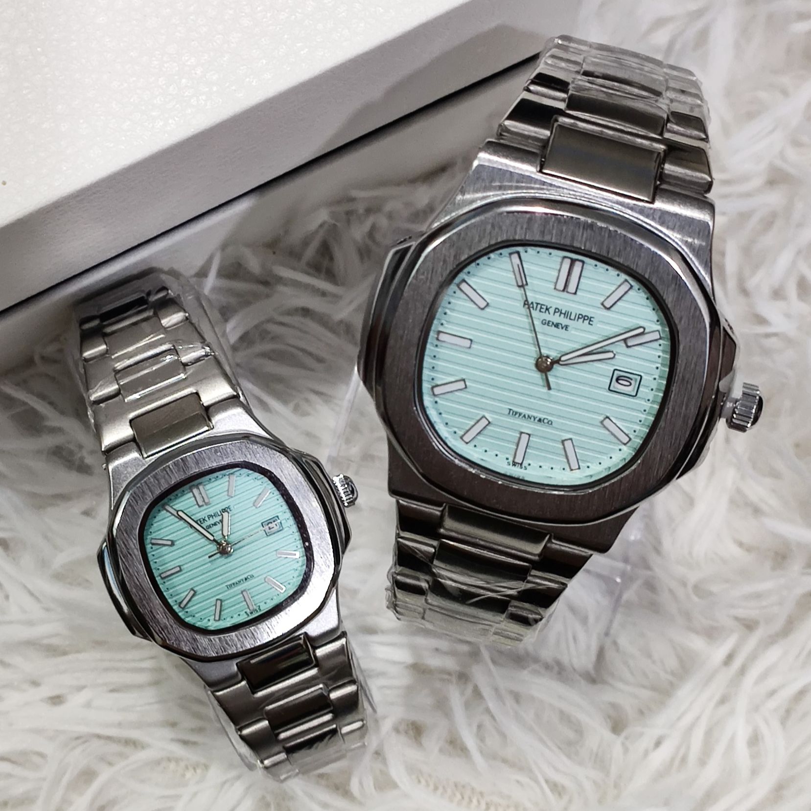 PATEK PHILIPPE Nautilus Quartz Diamond White Dial